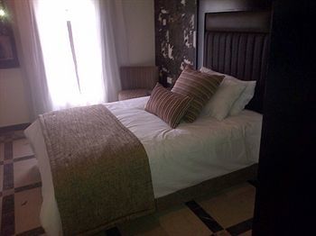Quo Vadis Hotel Абуджа Екстериор снимка